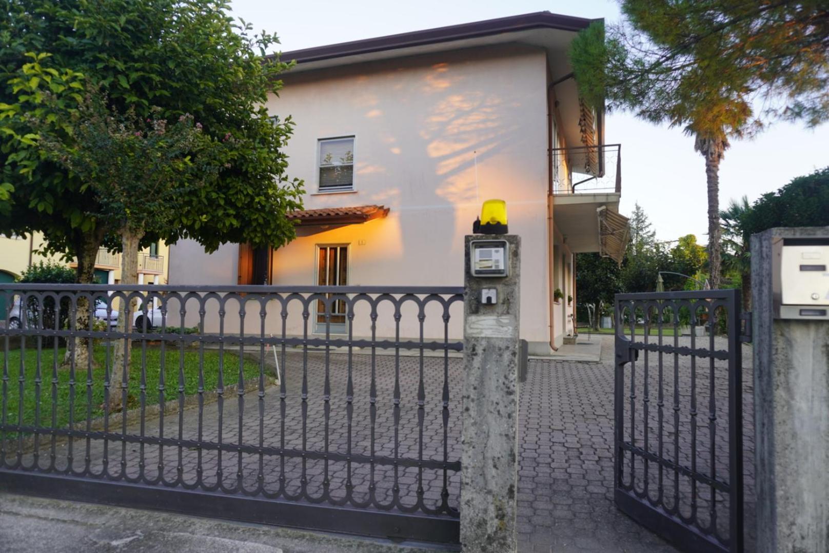Oliva'S House Appartamento Con Giardino Palazzolo dello Stella Buitenkant foto